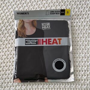 32 Degrees Heat Thermal Top in White Packaging